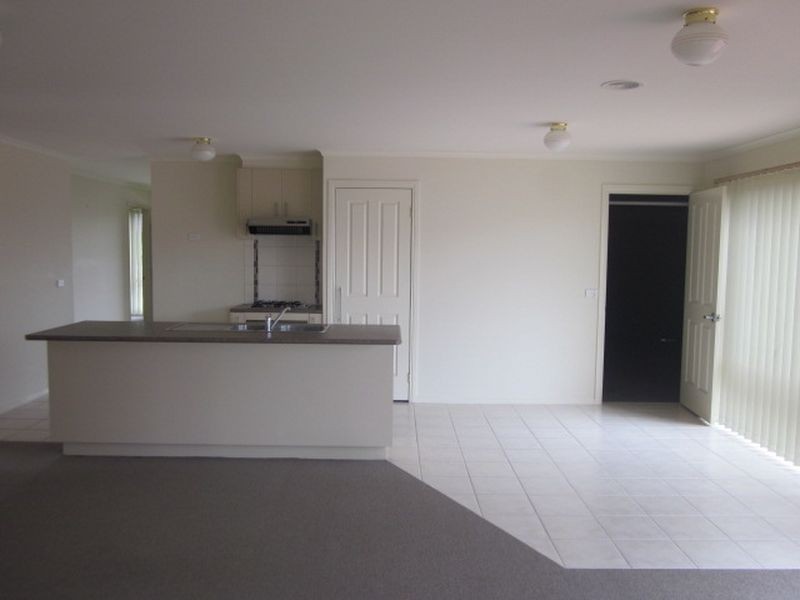 3 Dempster Way, Berwick VIC 3806