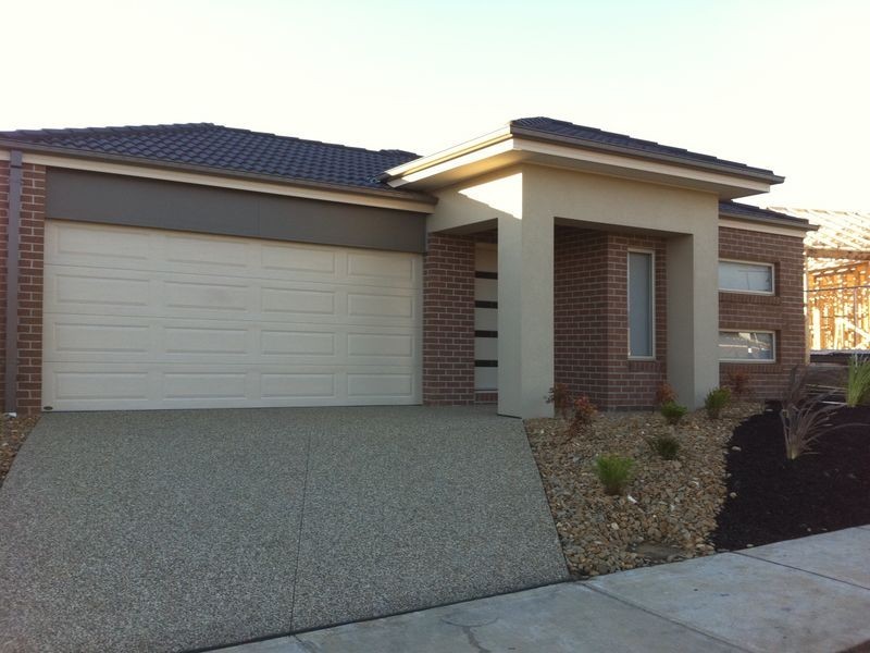 6 Abrus Circuit, Cranbourne North VIC 3977