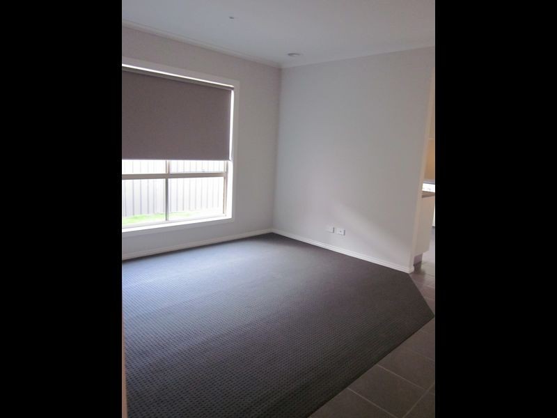 6 Abrus Circuit, Cranbourne North VIC 3977