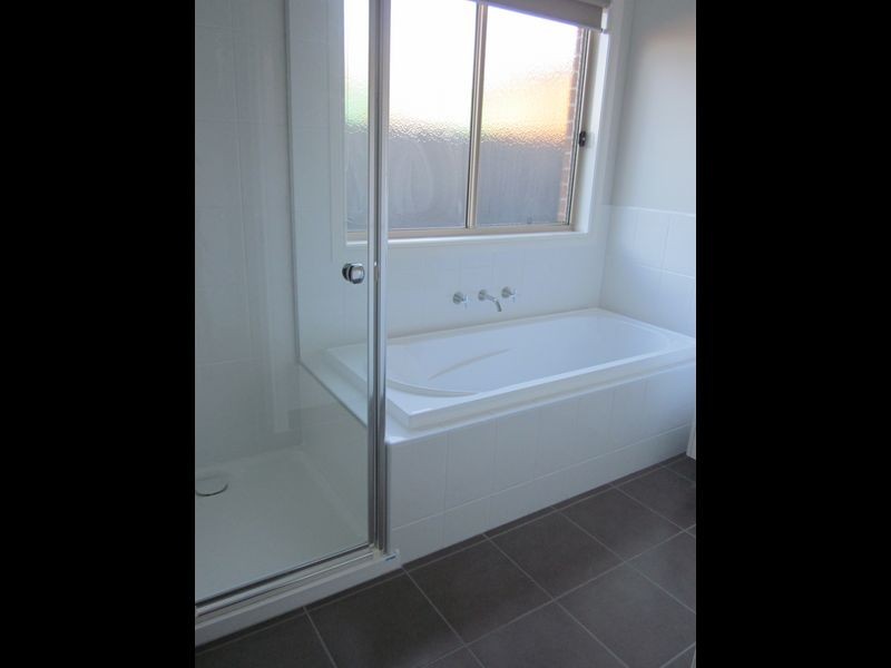 6 Abrus Circuit, Cranbourne North VIC 3977