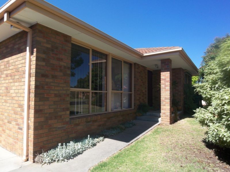 6 Nullica Court, Berwick VIC 3806