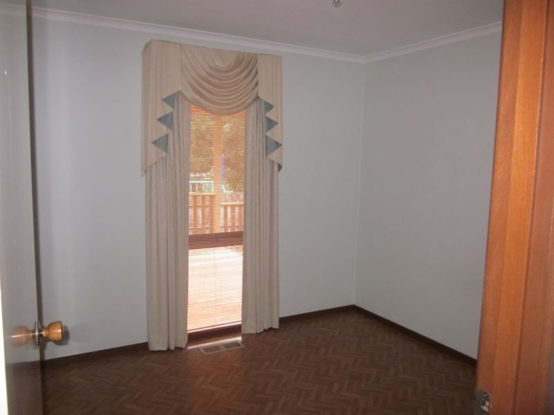 6 Nullica Court, Berwick VIC 3806