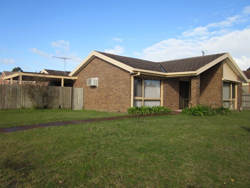 4 County Drive, Berwick VIC 3806