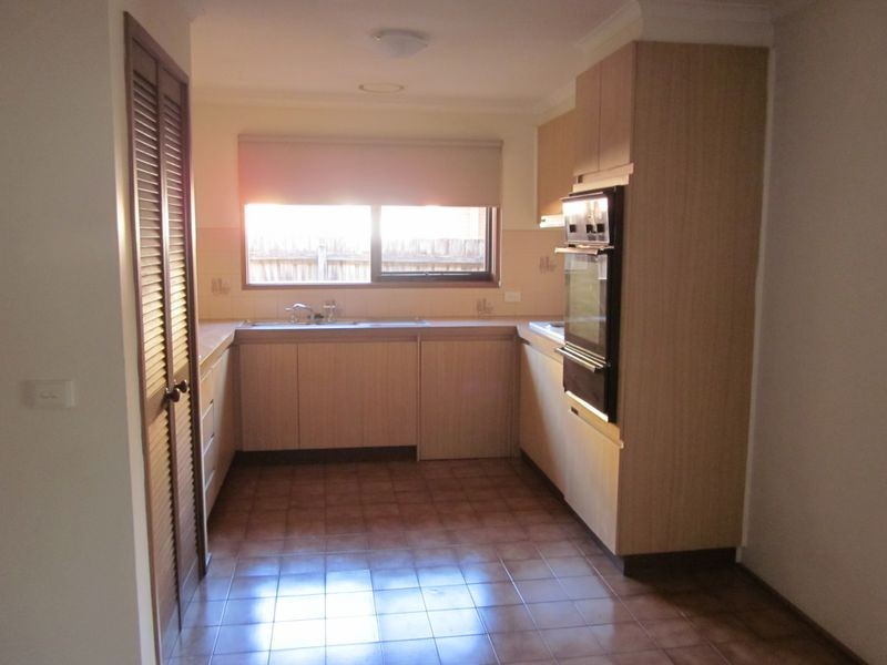 4 County Drive, Berwick VIC 3806