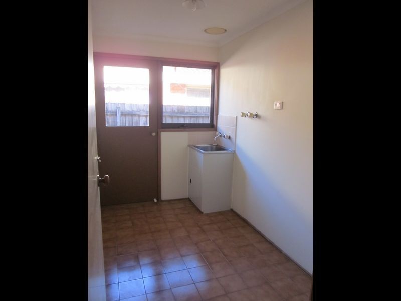 4 County Drive, Berwick VIC 3806