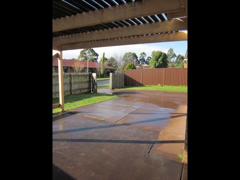 4 County Drive, Berwick VIC 3806