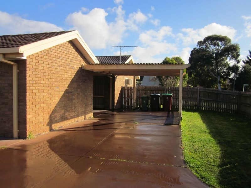 4 County Drive, Berwick VIC 3806