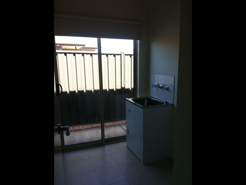22 Merlin Drive, Cranbourne North VIC 3977