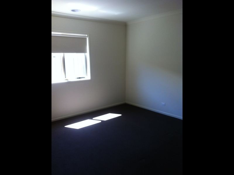 22 Merlin Drive, Cranbourne North VIC 3977