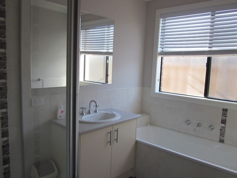 56 Fairholme Boulevard, Berwick VIC 3806