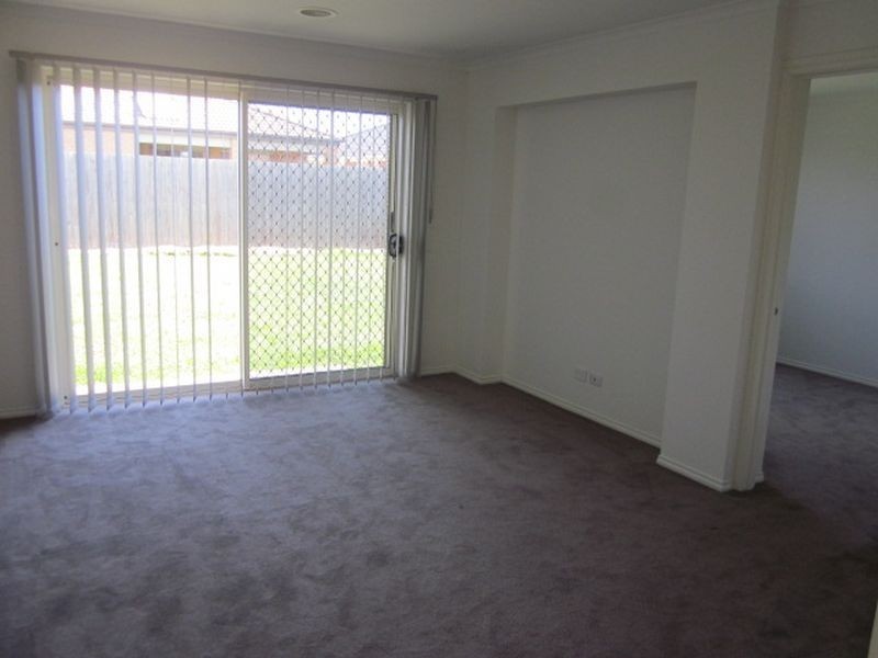 7 St Mellion Court, Cranbourne VIC 3977