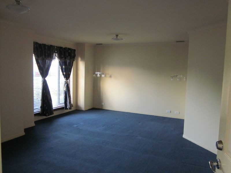 15 Fenton Place, Narre Warren South VIC 3805