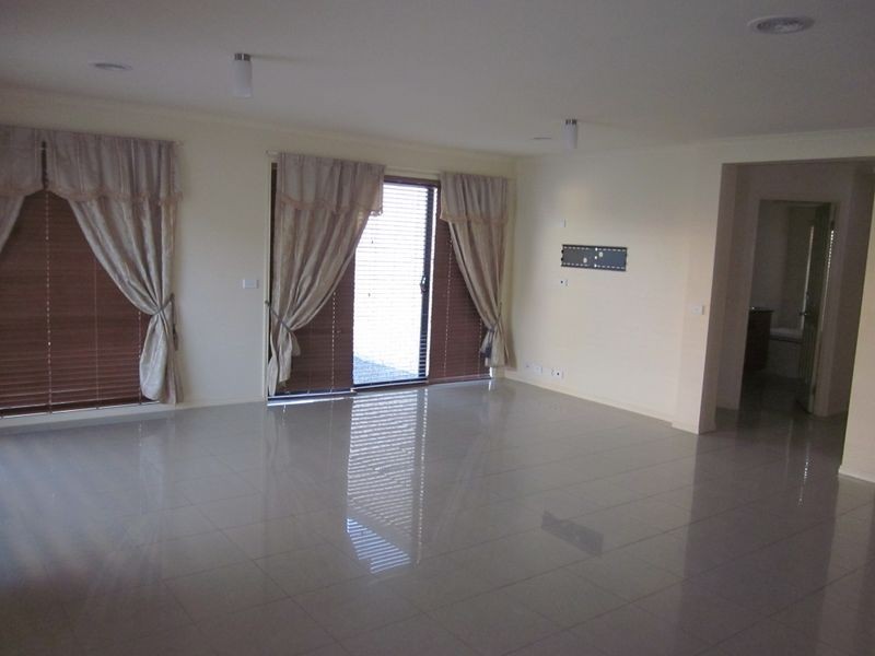 15 Fenton Place, Narre Warren South VIC 3805