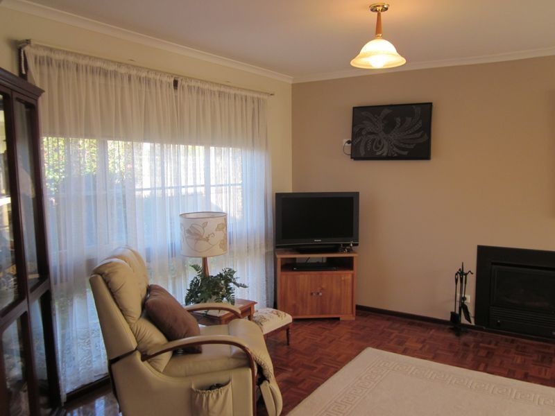 1/58 Woods Street, Beaconsfield VIC 3807