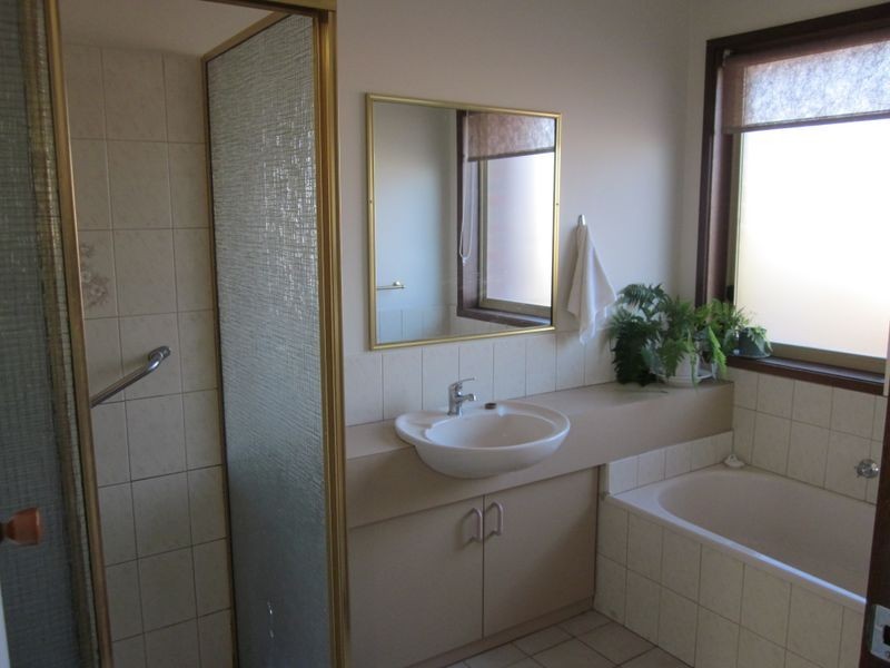 1/58 Woods Street, Beaconsfield VIC 3807