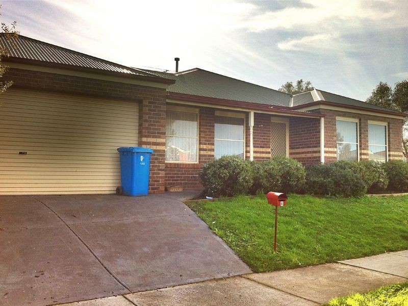 6 Breamlea Way, Cranbourne West VIC 3977
