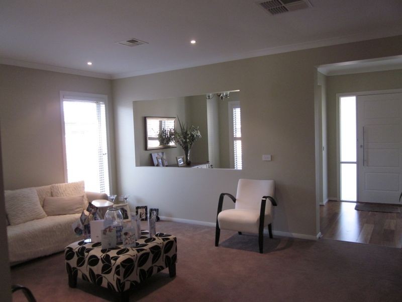 4 Westwood Road, Cranbourne East VIC 3977