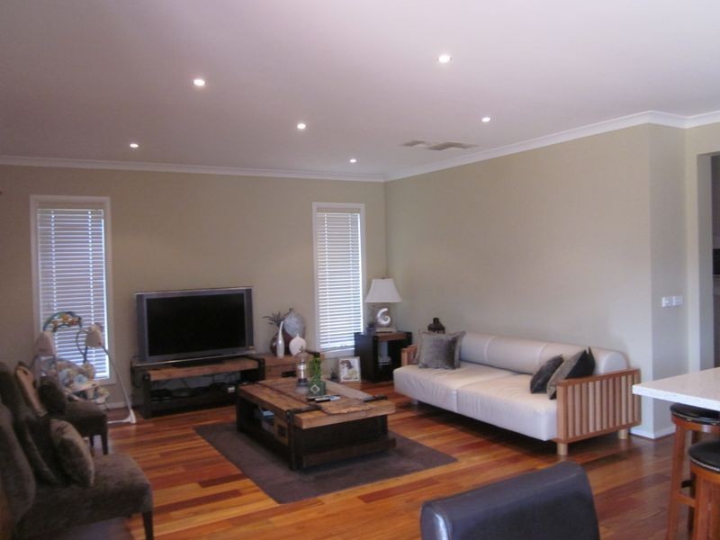 4 Westwood Road, Cranbourne East VIC 3977