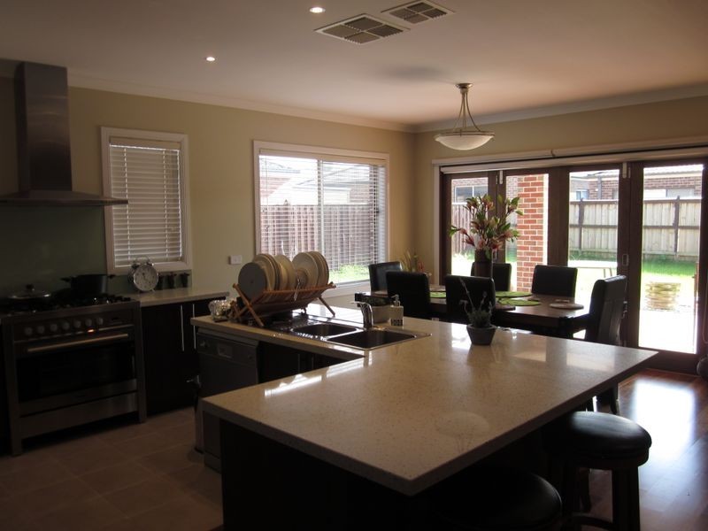 4 Westwood Road, Cranbourne East VIC 3977