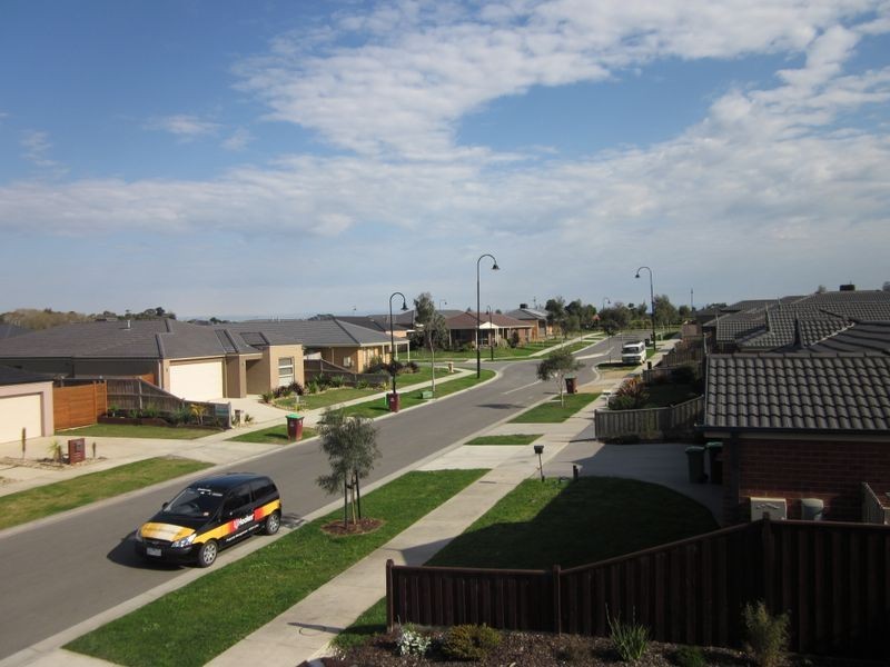 4 Westwood Road, Cranbourne East VIC 3977