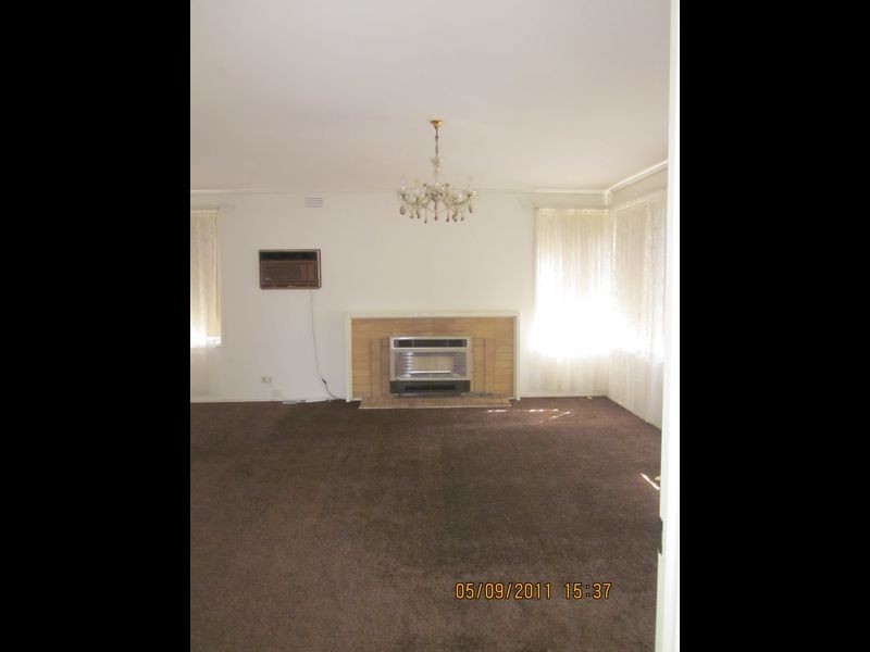 17 Evan Street, Berwick VIC 3806