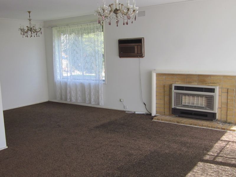 17 Evan Street, Berwick VIC 3806