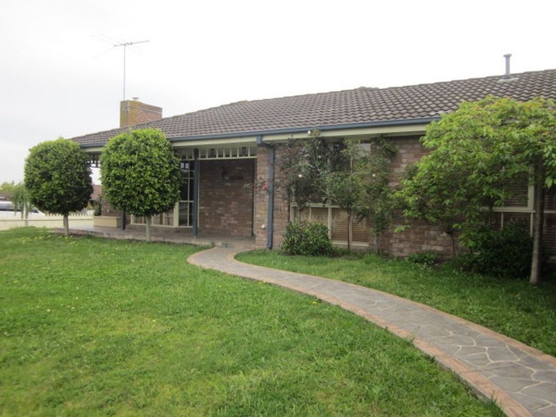 6 Florence Avenue, Berwick VIC 3806