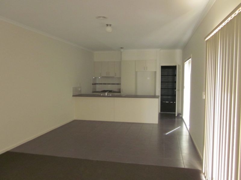 82 Sabel Drive, Cranbourne North VIC 3977