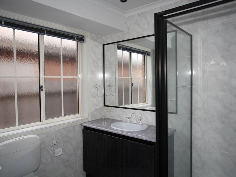 2/19 Glen Erin Way, Berwick VIC 3806