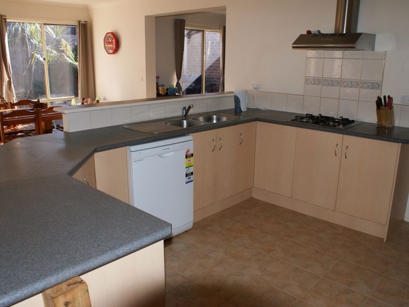 48 McCubbin Way, Berwick VIC 3806