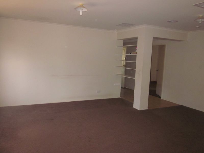 48 McCubbin Way, Berwick VIC 3806