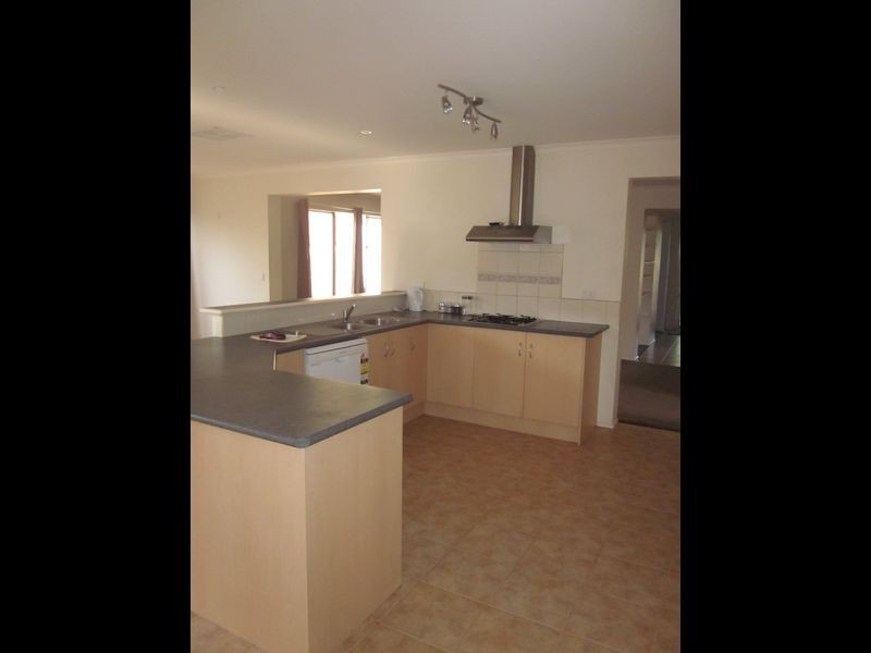 48 McCubbin Way, Berwick VIC 3806