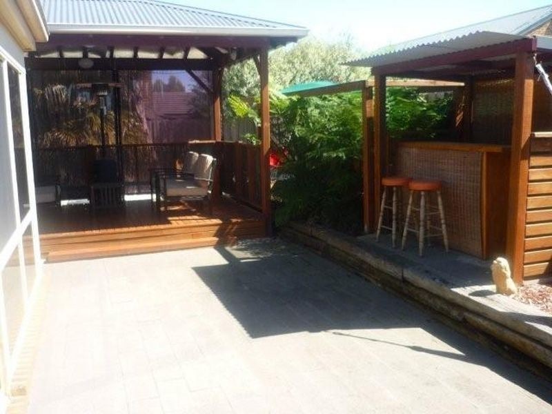 48 McCubbin Way, Berwick VIC 3806