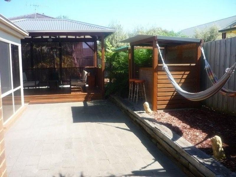 48 McCubbin Way, Berwick VIC 3806