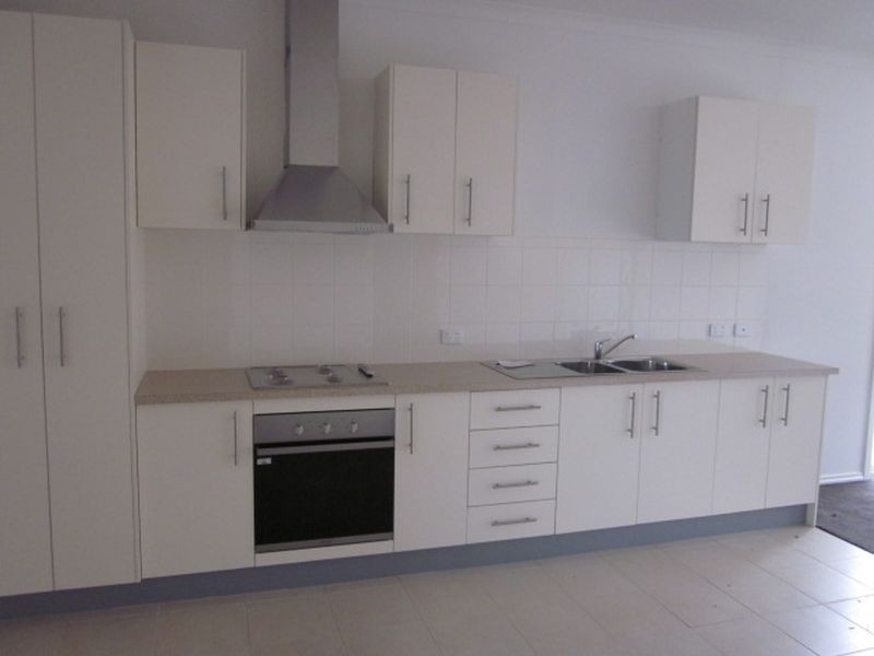 1 Lancaster Way, Beaconsfield VIC 3807