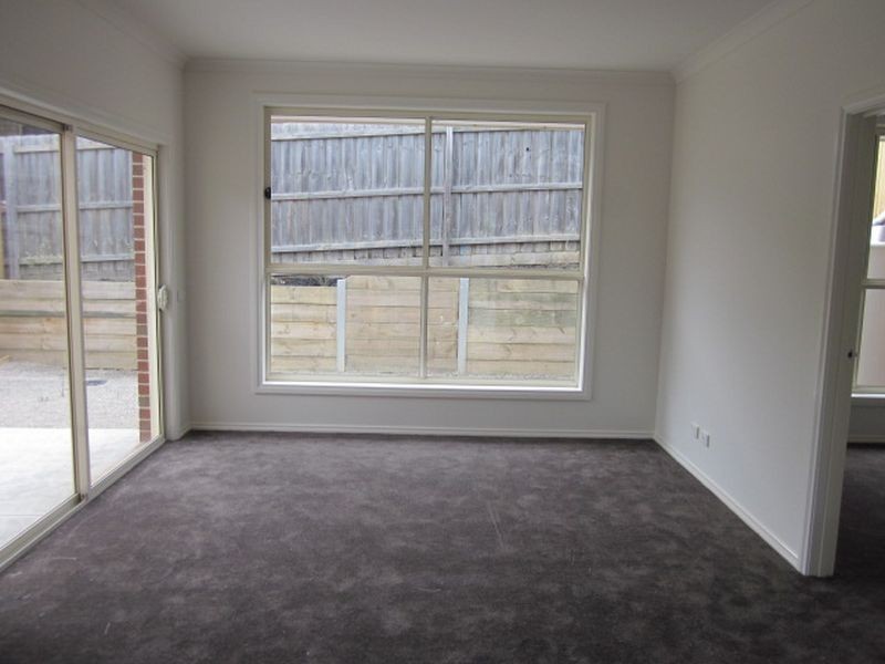 1 Lancaster Way, Beaconsfield VIC 3807