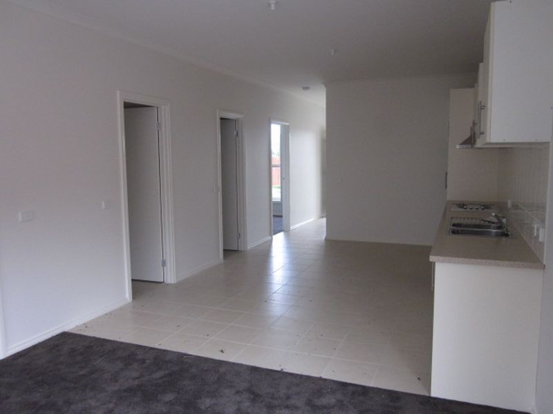 1 Lancaster Way, Beaconsfield VIC 3807