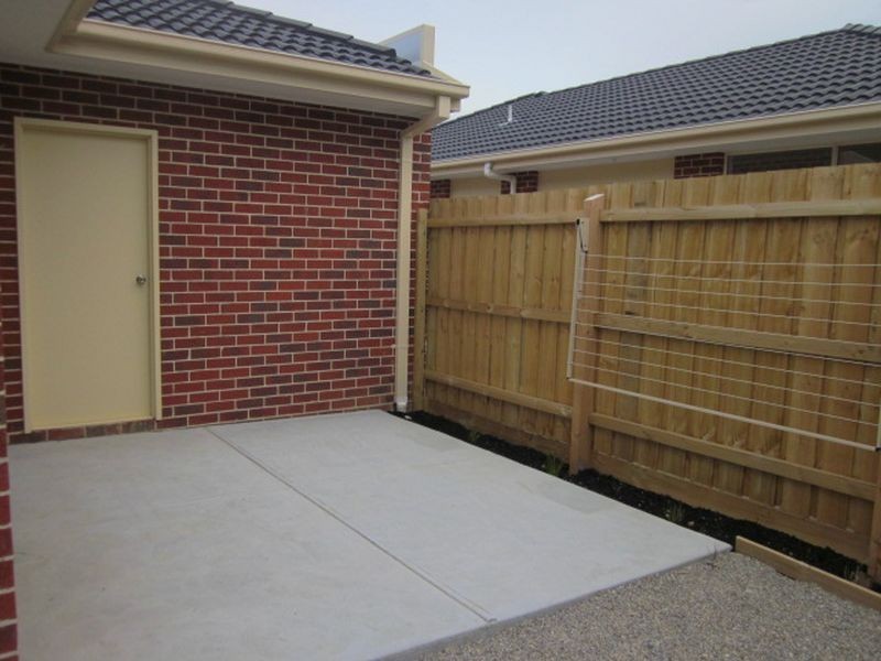 1 Lancaster Way, Beaconsfield VIC 3807
