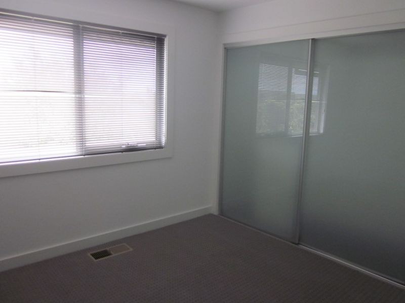 3/4 Buchanan Road, Berwick VIC 3806