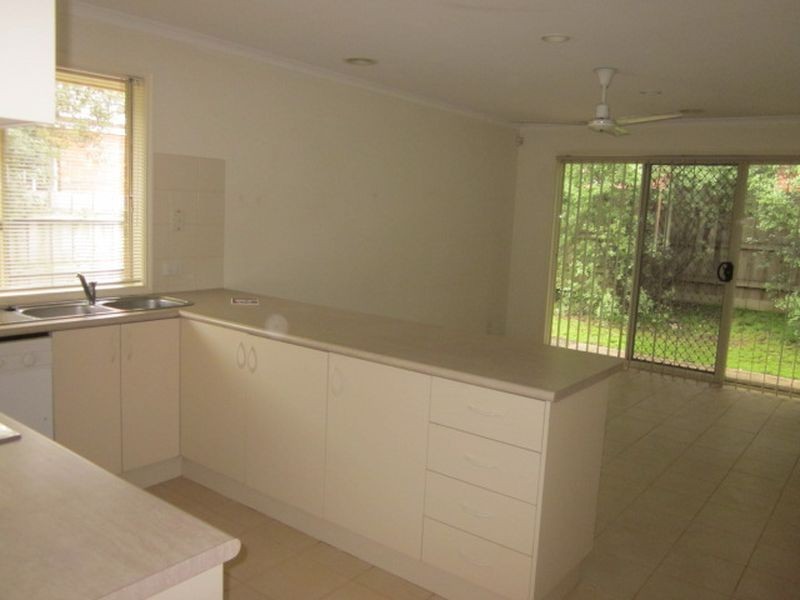 4 Kimbarra Drive, Berwick VIC 3806