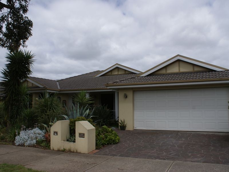 17 The Promenade, Narre Warren South VIC 3805