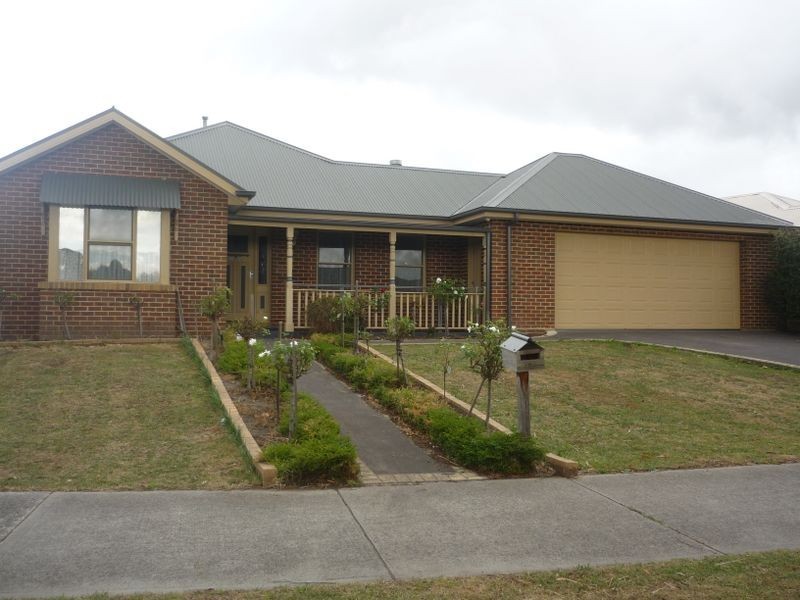 19 Marsh Grove, Berwick VIC 3806