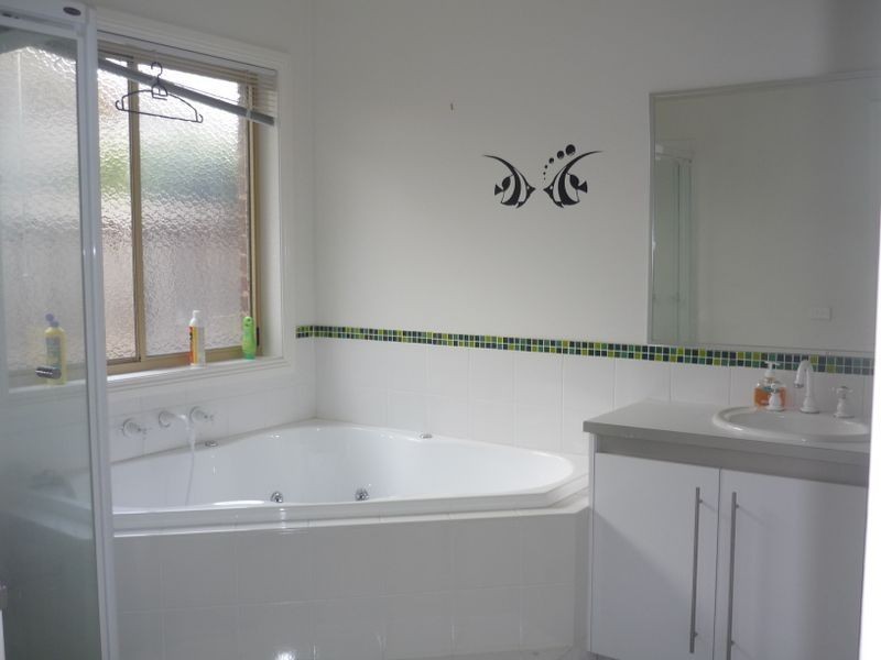 19 Marsh Grove, Berwick VIC 3806