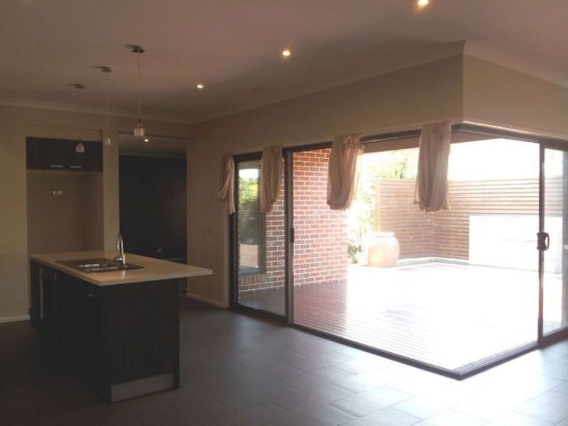 14 Skyline Way, Berwick VIC 3806