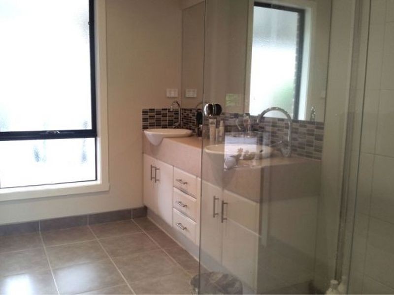 14 Jack William Way, Berwick VIC 3806