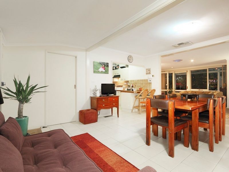 7 Queens Court, Berwick VIC 3806