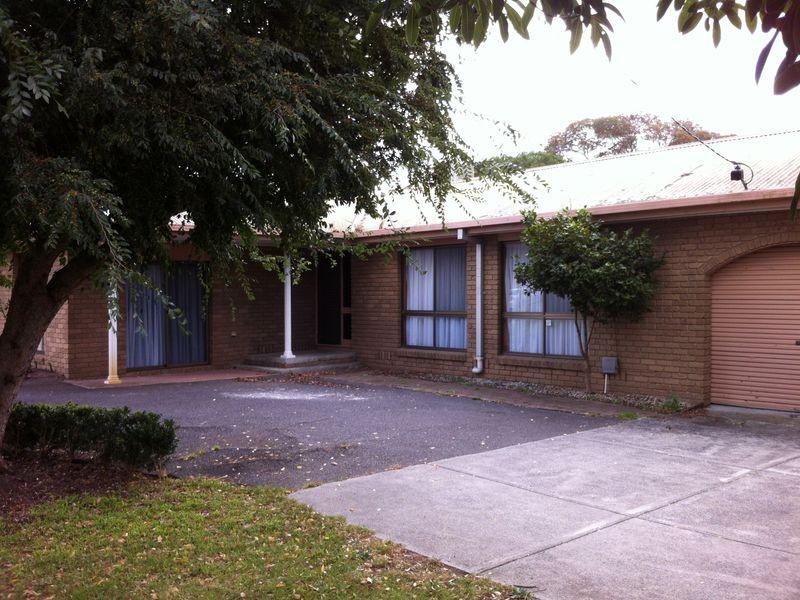 19 Elizabeth Street, Cranbourne North VIC 3977