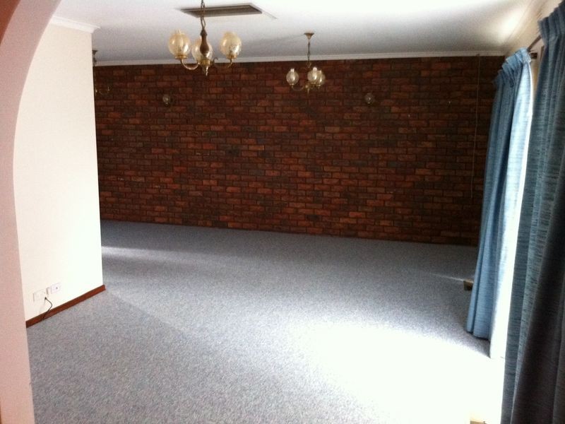 19 Elizabeth Street, Cranbourne North VIC 3977