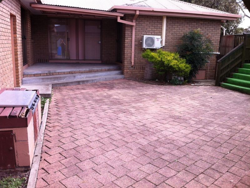 19 Elizabeth Street, Cranbourne North VIC 3977