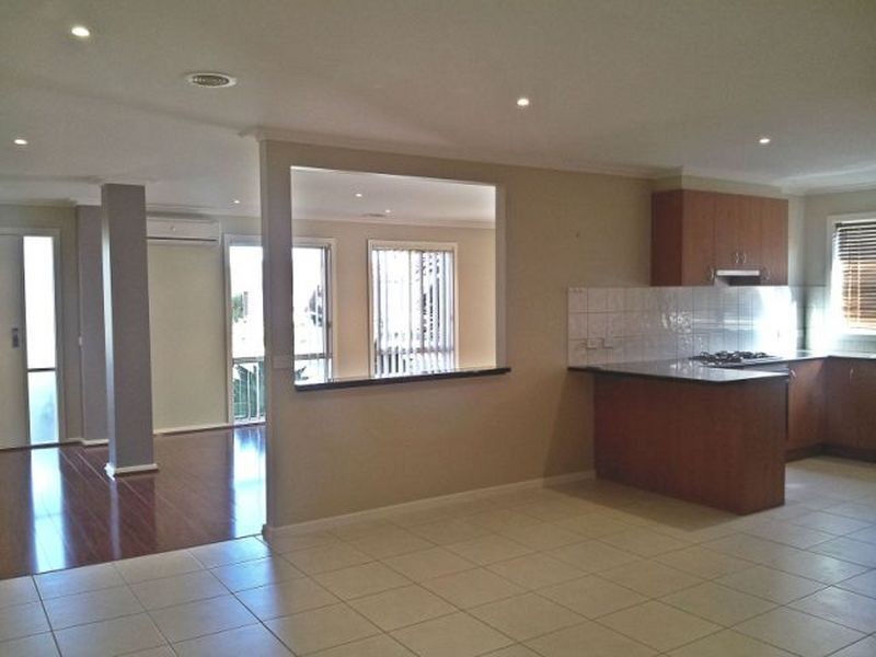 13 Glenisla Way, Berwick VIC 3806
